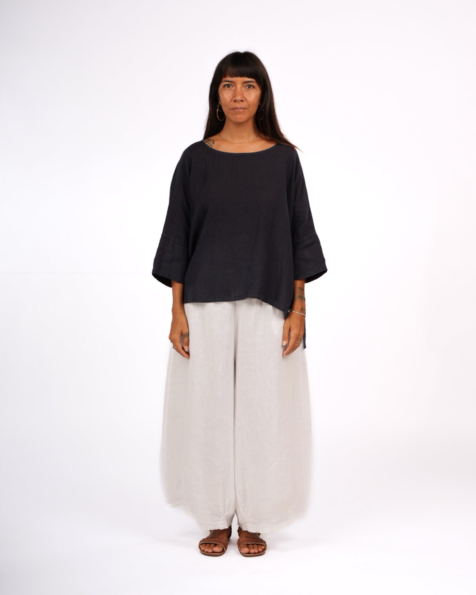 Montaigne Artiste Hi Lo Linen Top Navy2