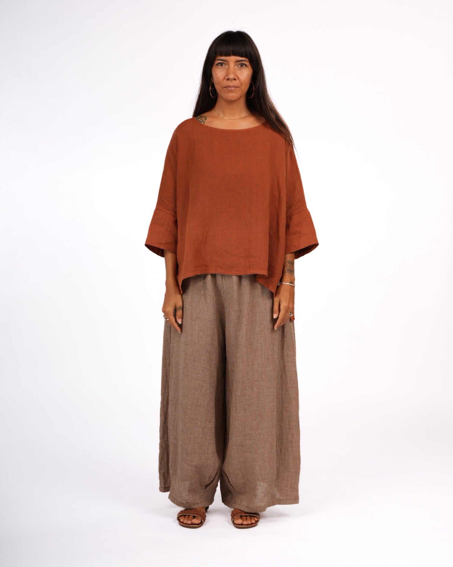 Montaigne Artiste Hi Lo Linen Top Rust1