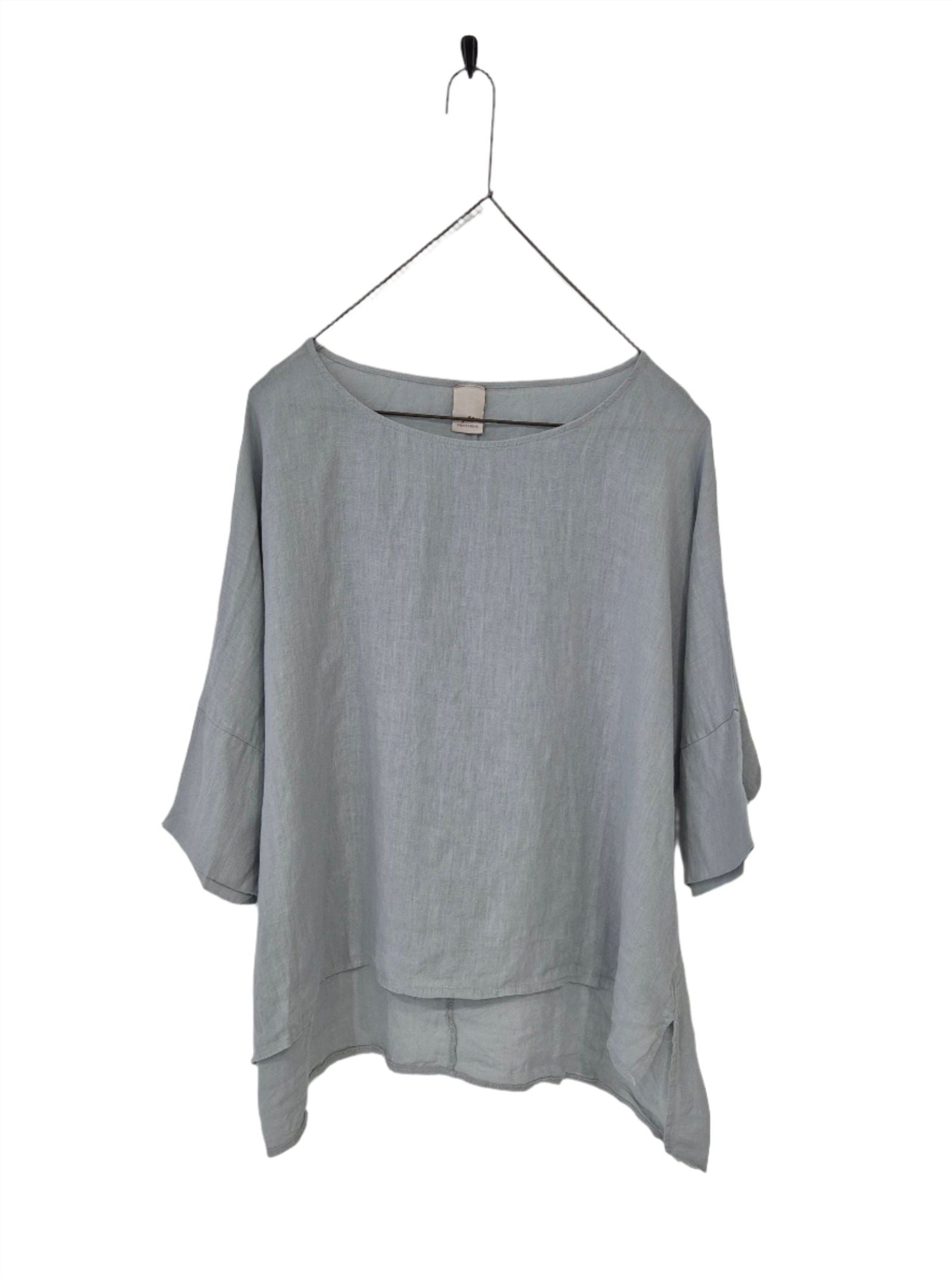 Montaigne Artiste Hi-Lo Linen Top Silver