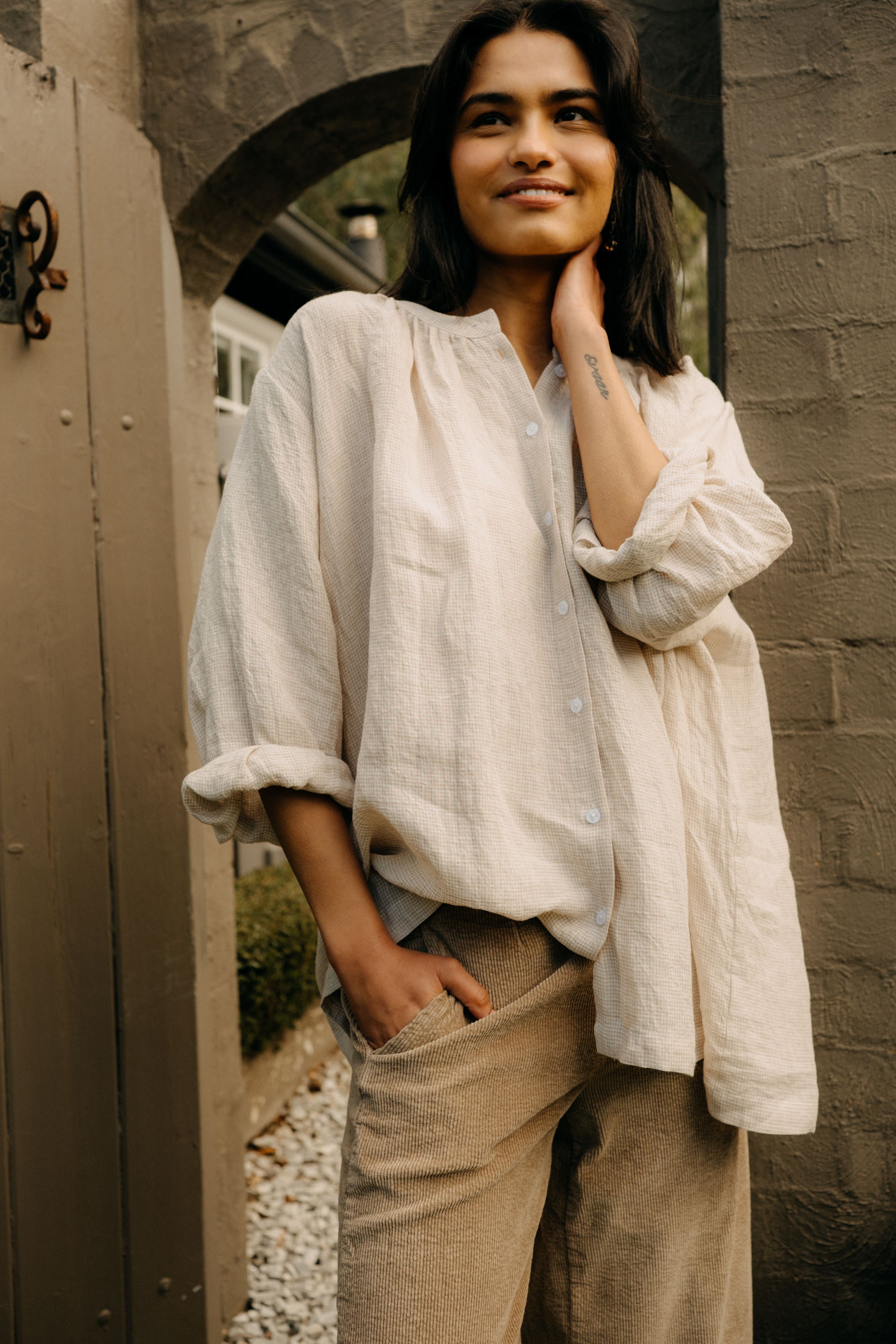 Montaigne Carmen Linen Top in Fine Houndstooth Natural