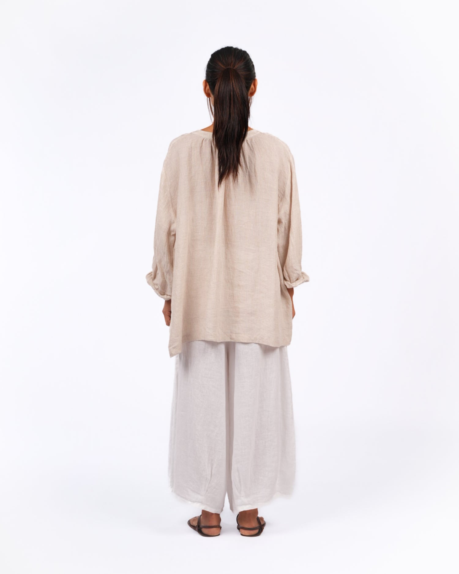 Montaigne Carmen Linen Top in Fine Houndstooth Natural3