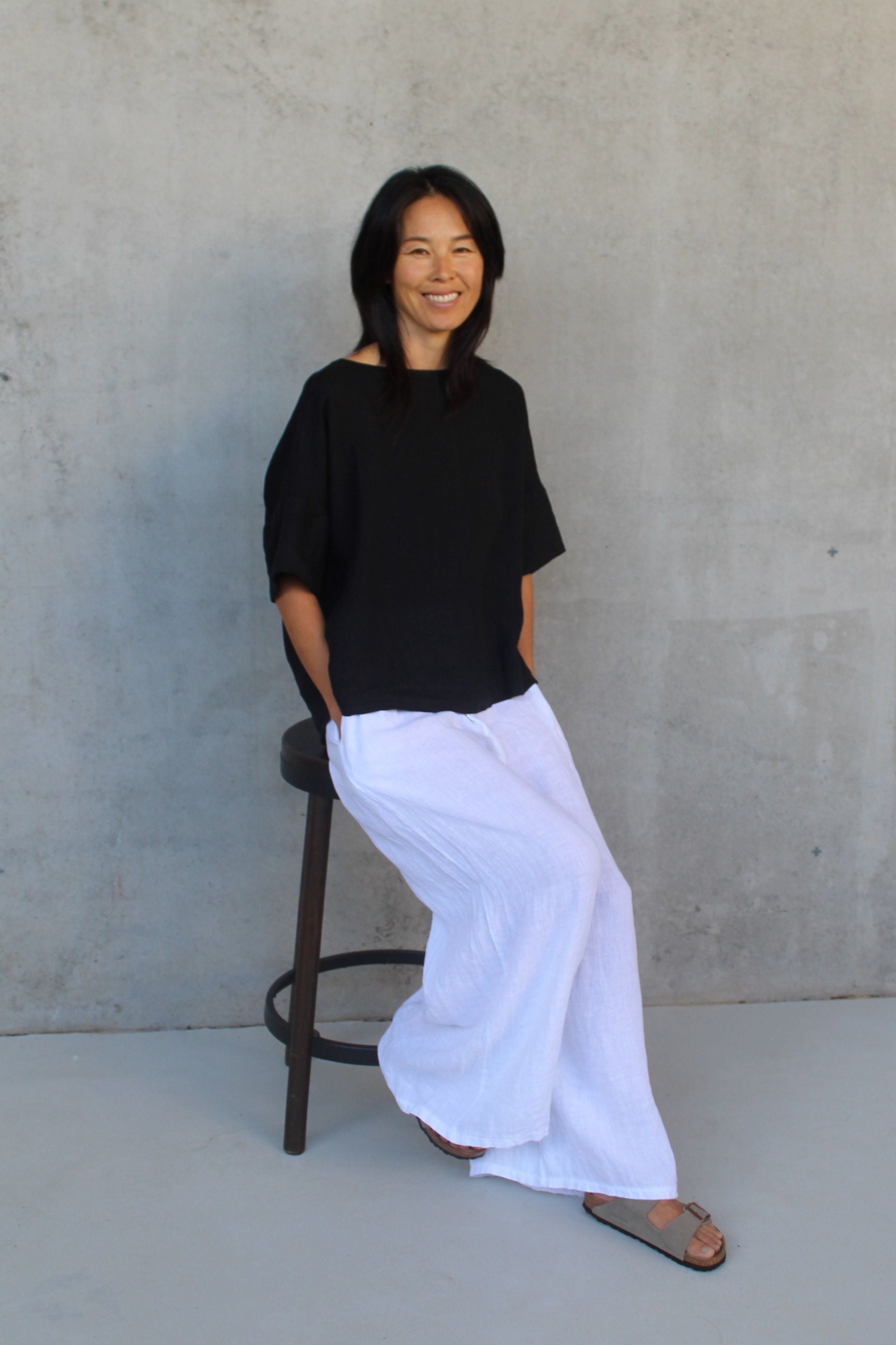 Montaigne Celine Short Sleeved Linen Top Black1