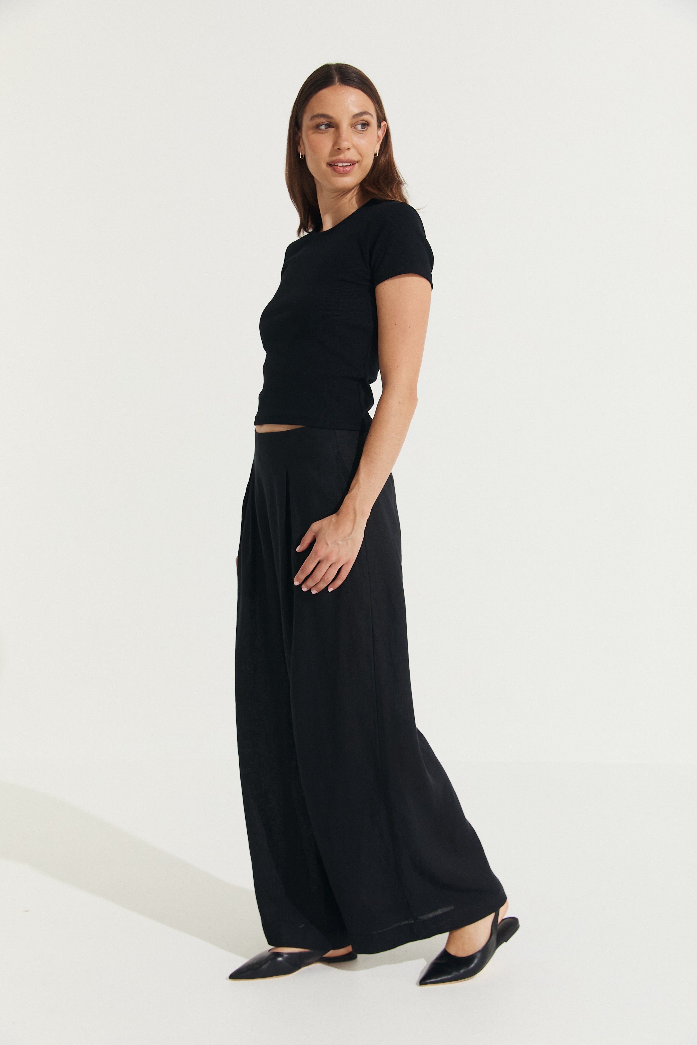 Montaigne Charlotte Pleated Wide Leg Linen Pants Black