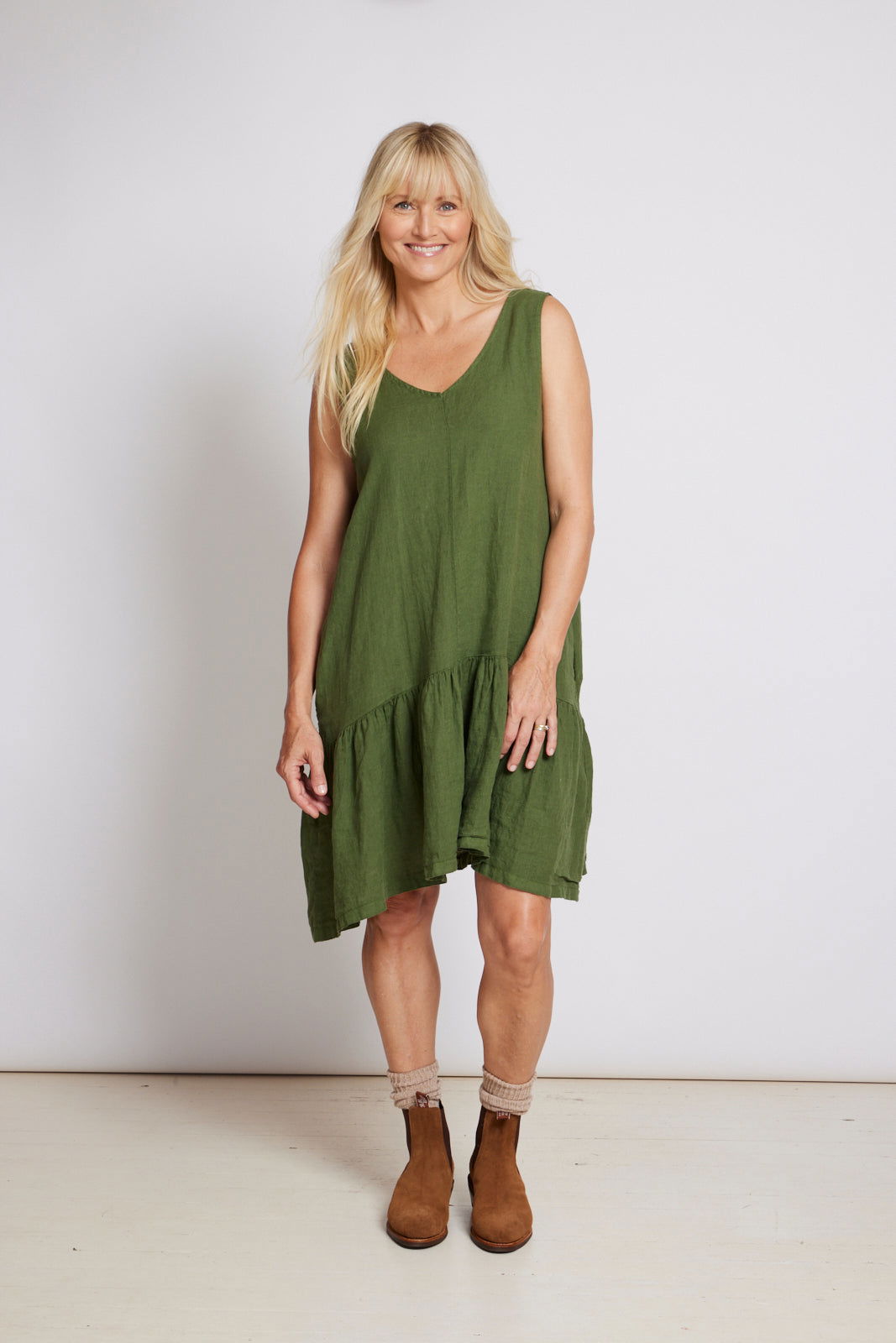 Montaigne Clement Linen Sleeveless Dress Forest Green2