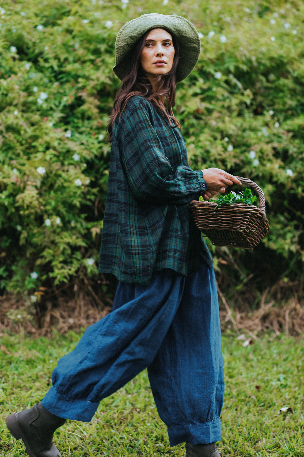 Montaigne Desi Linen Pants in Indigo1