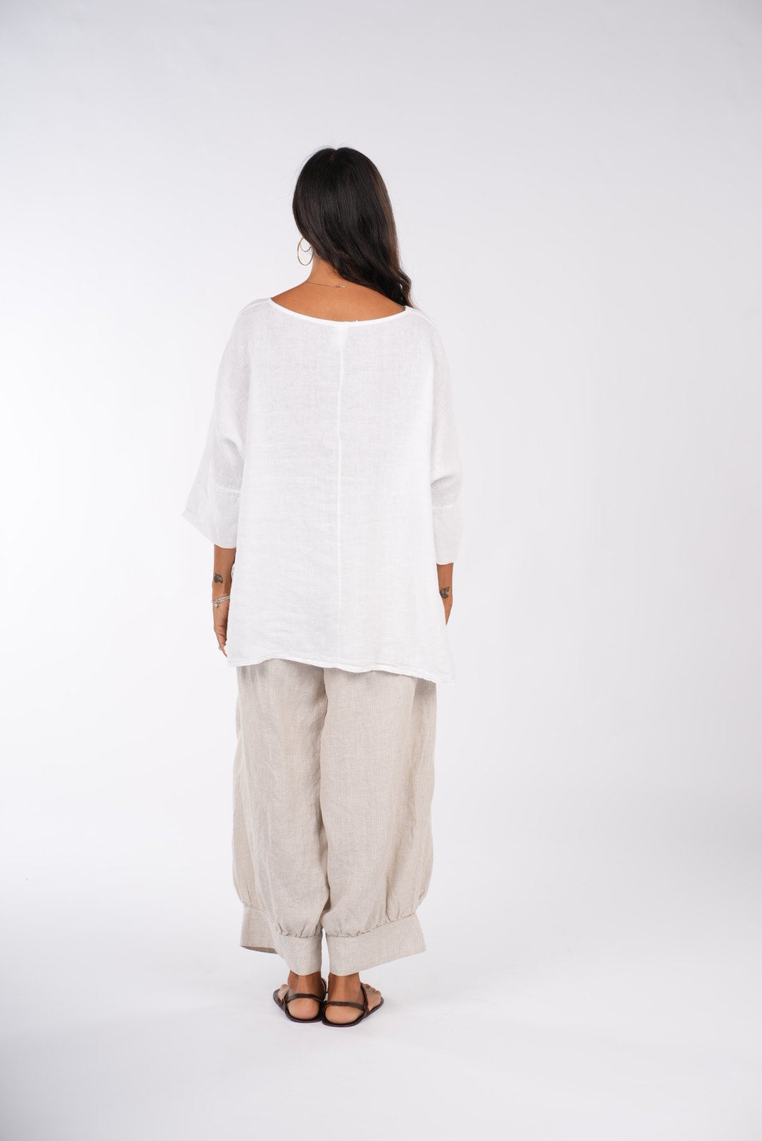 Montaigne Desi Pants in Fine Houndstooth French Linen Natural2