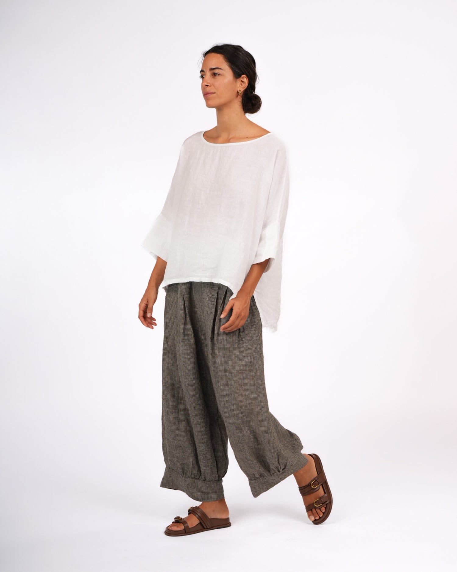 Montaigne Desi Pants In Houndstooth French Linen Black2