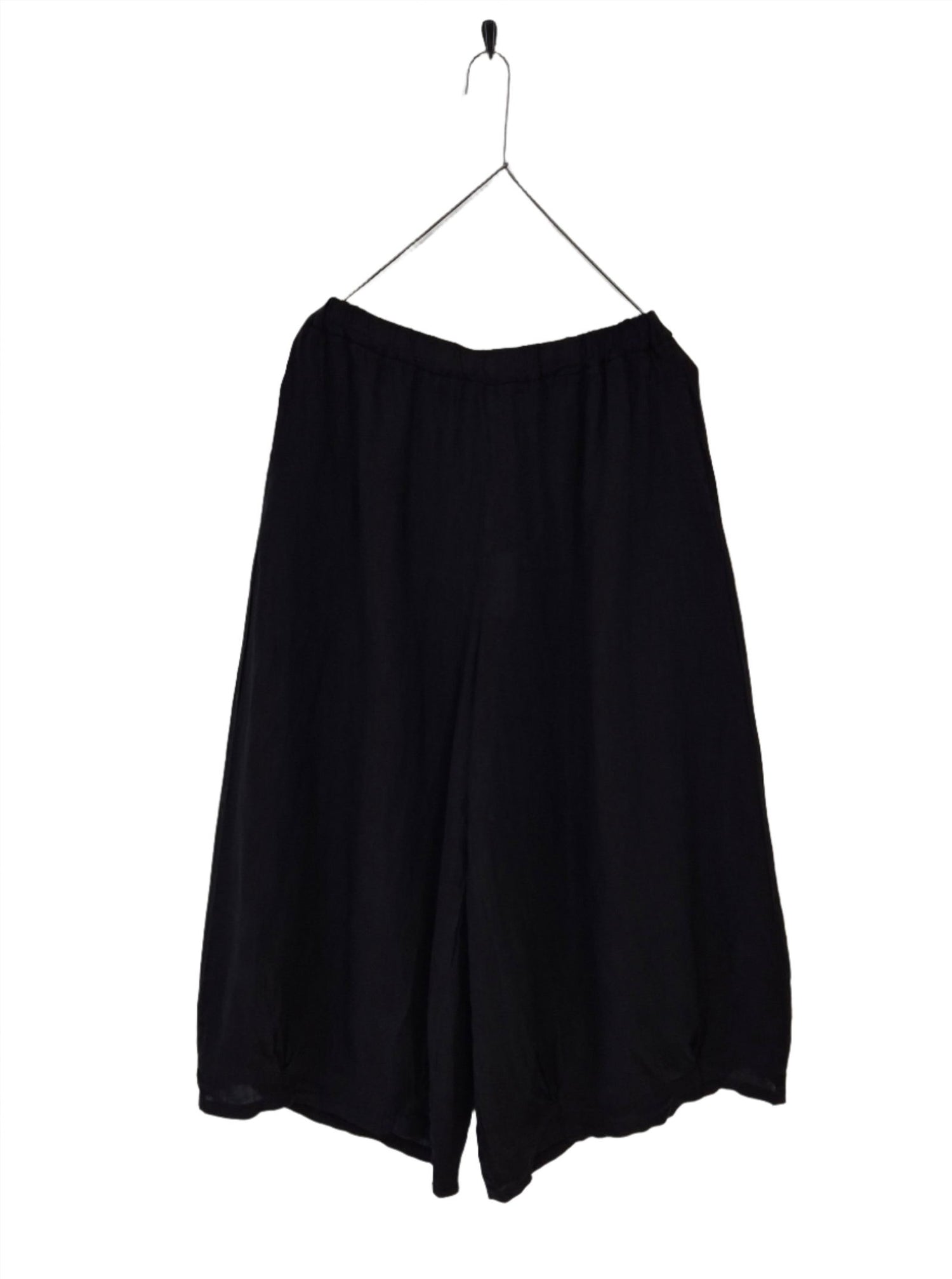 Montaigne Eadie Linen Pant with Gathering Detail Black2