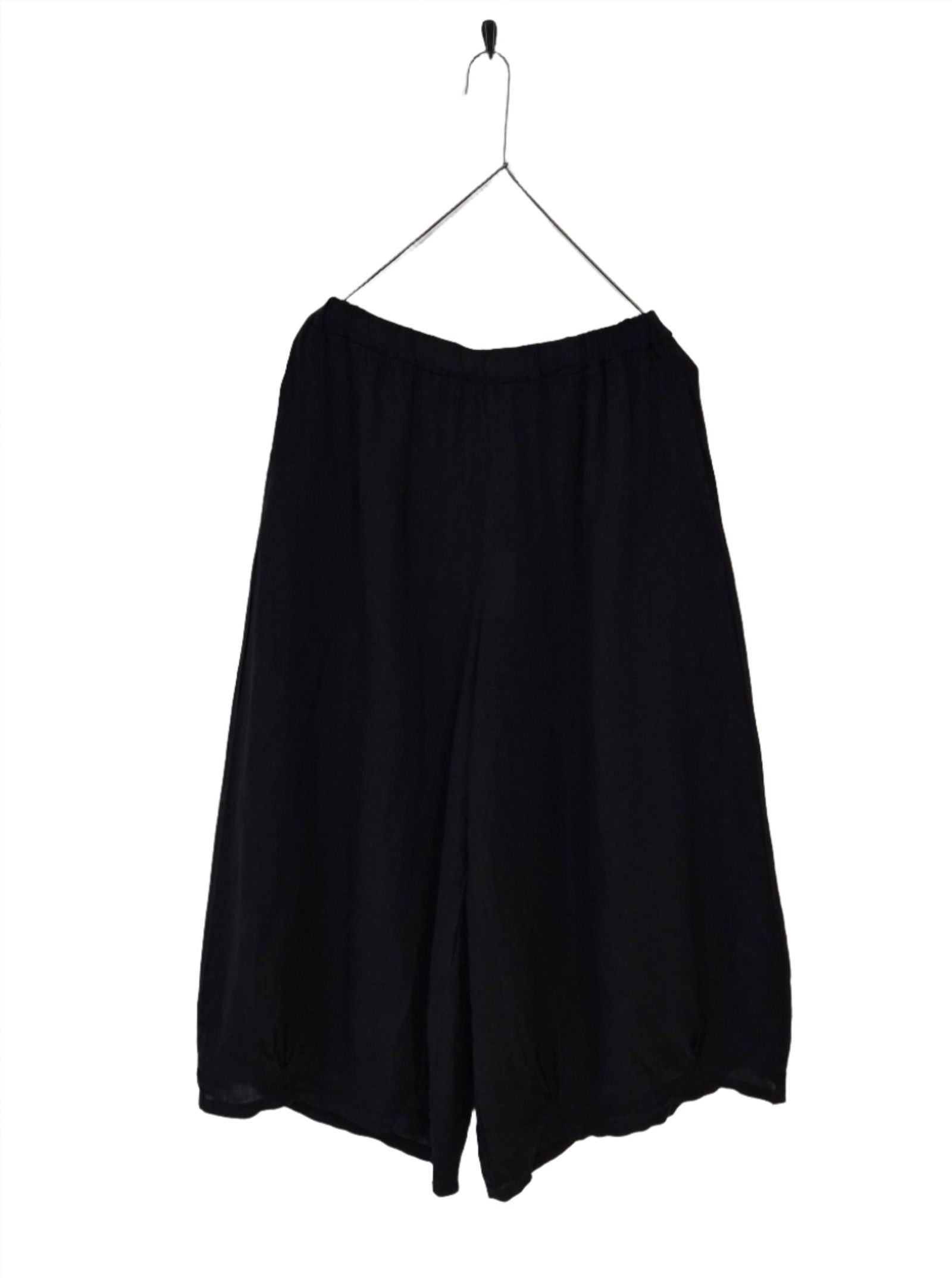 Montaigne Eadie Linen Pant with Gathering Detail Black2