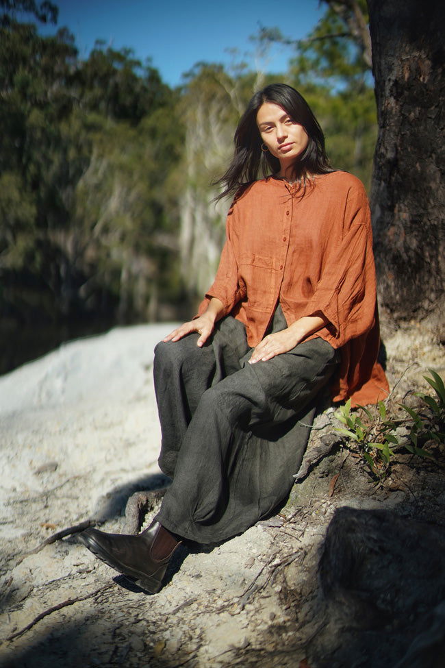 Montaigne Eadie Linen Pant with Gathering Detail Chocolate1