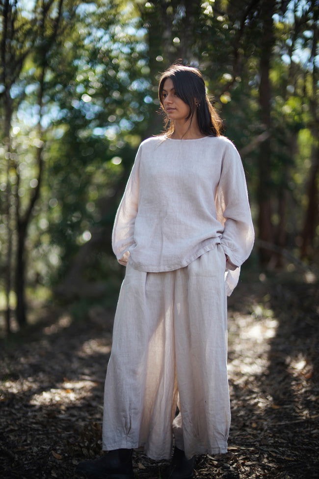 Montaigne Eadie Linen Pant with Gathering Detail Natural2