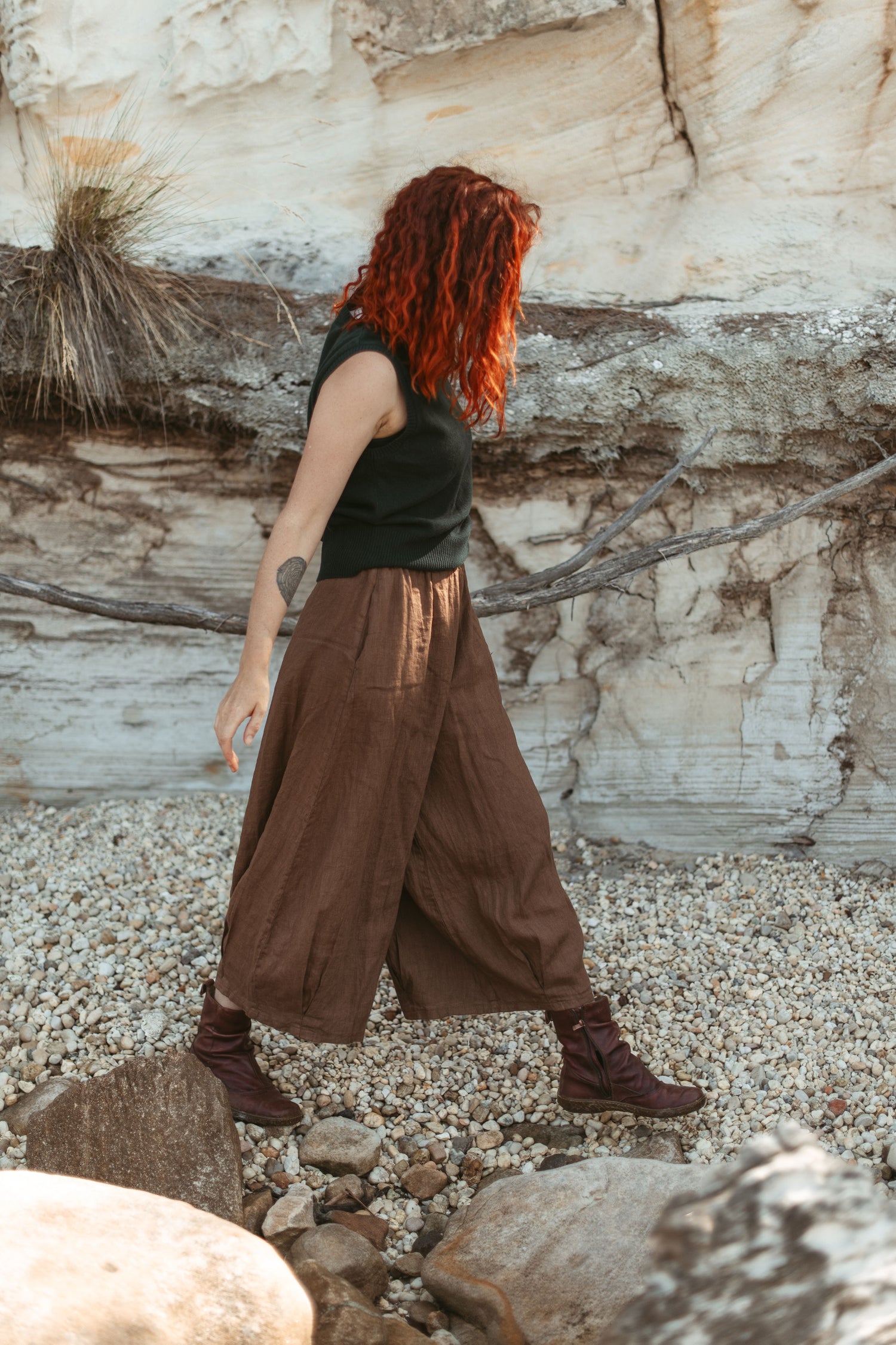 Montaigne Eadie Linen Pant with Gathering Detail Tobacco2