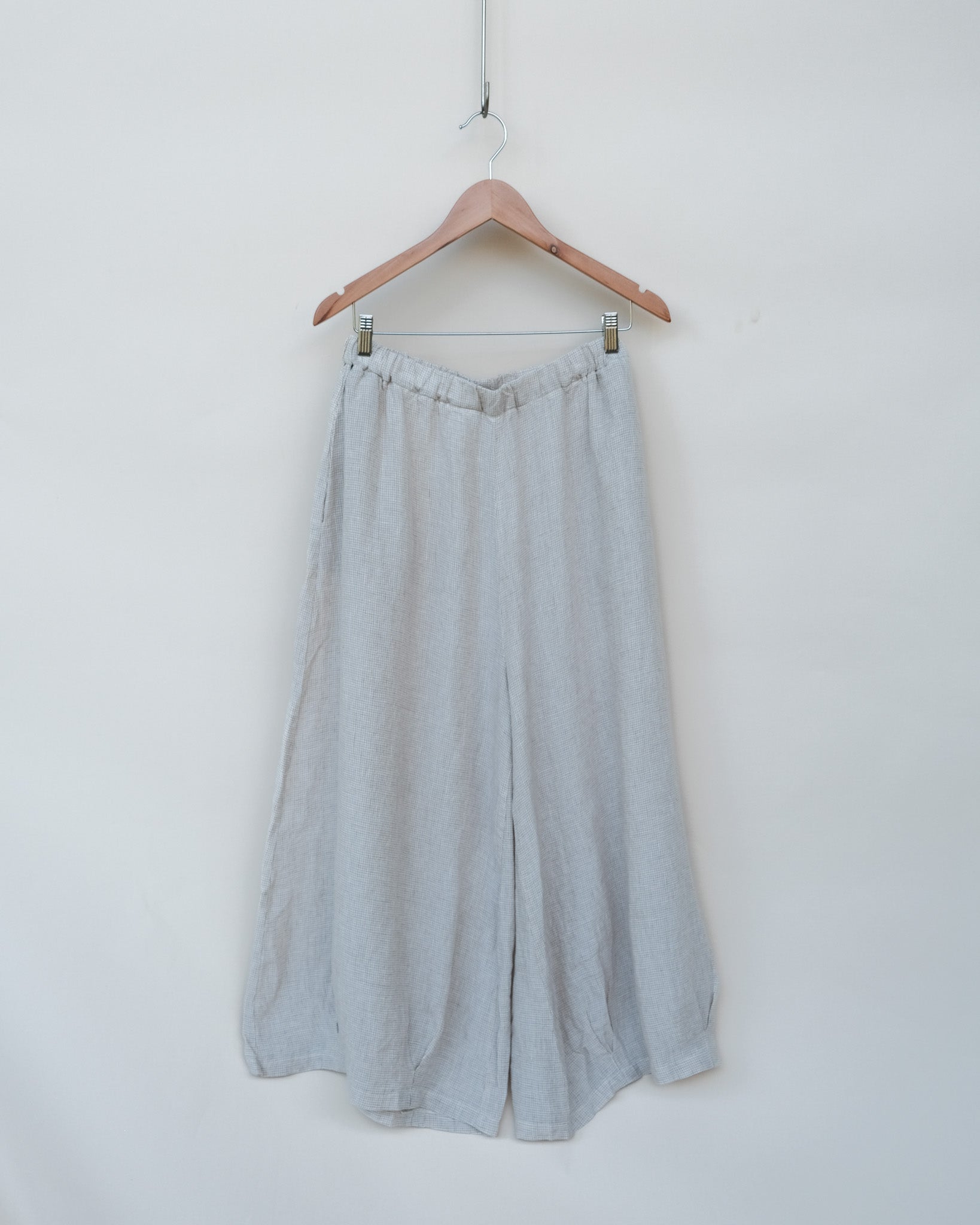 Montaigne Eadie Linen Pants in Fine Houndstooth Natural