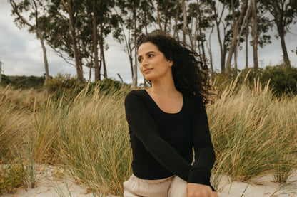 Montaigne Essential Merino Wool Scoop Neck Long Sleeve Black