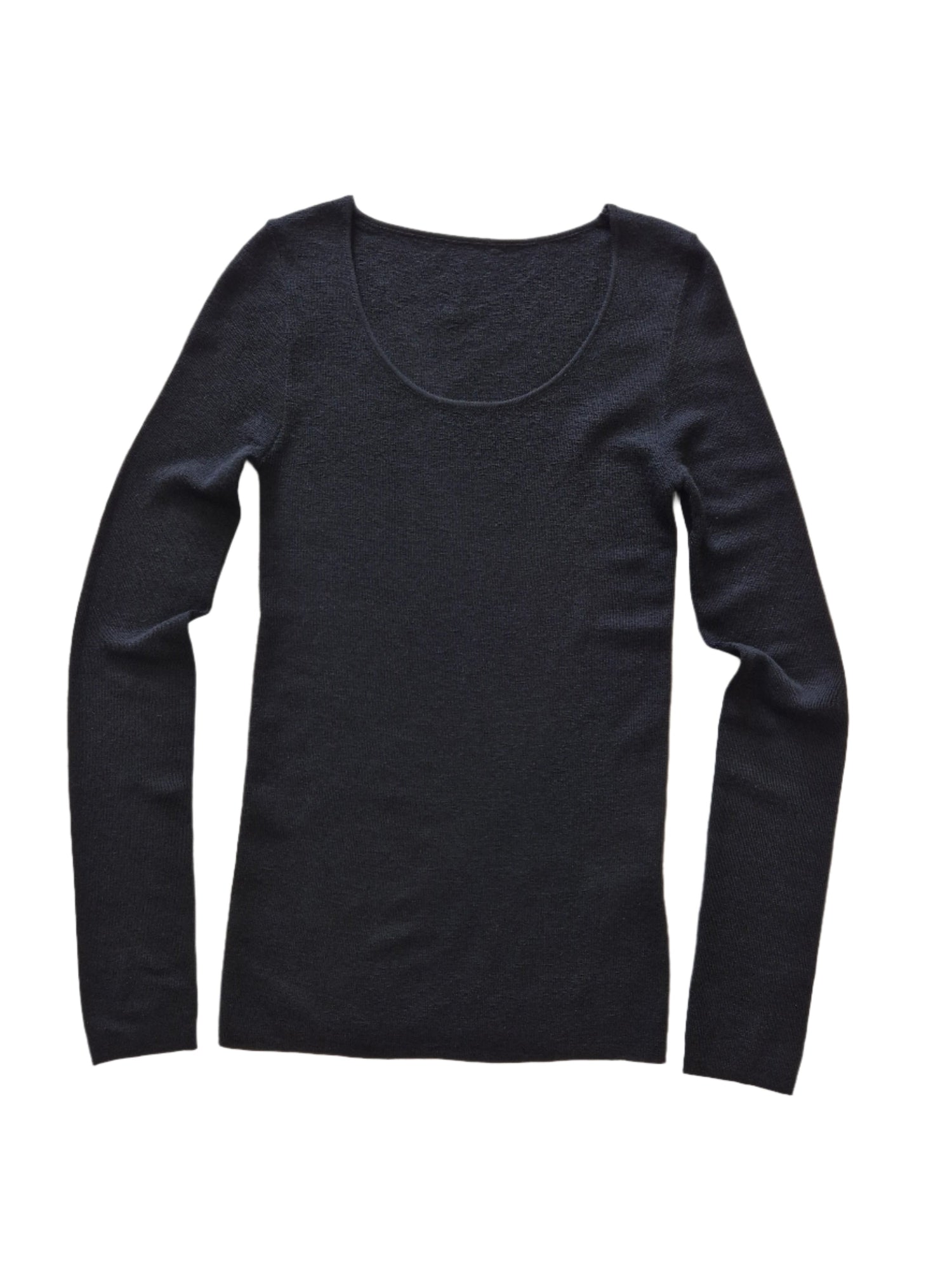 Montaigne Essential Merino Wool Scoop Neck Long Sleeve Black1