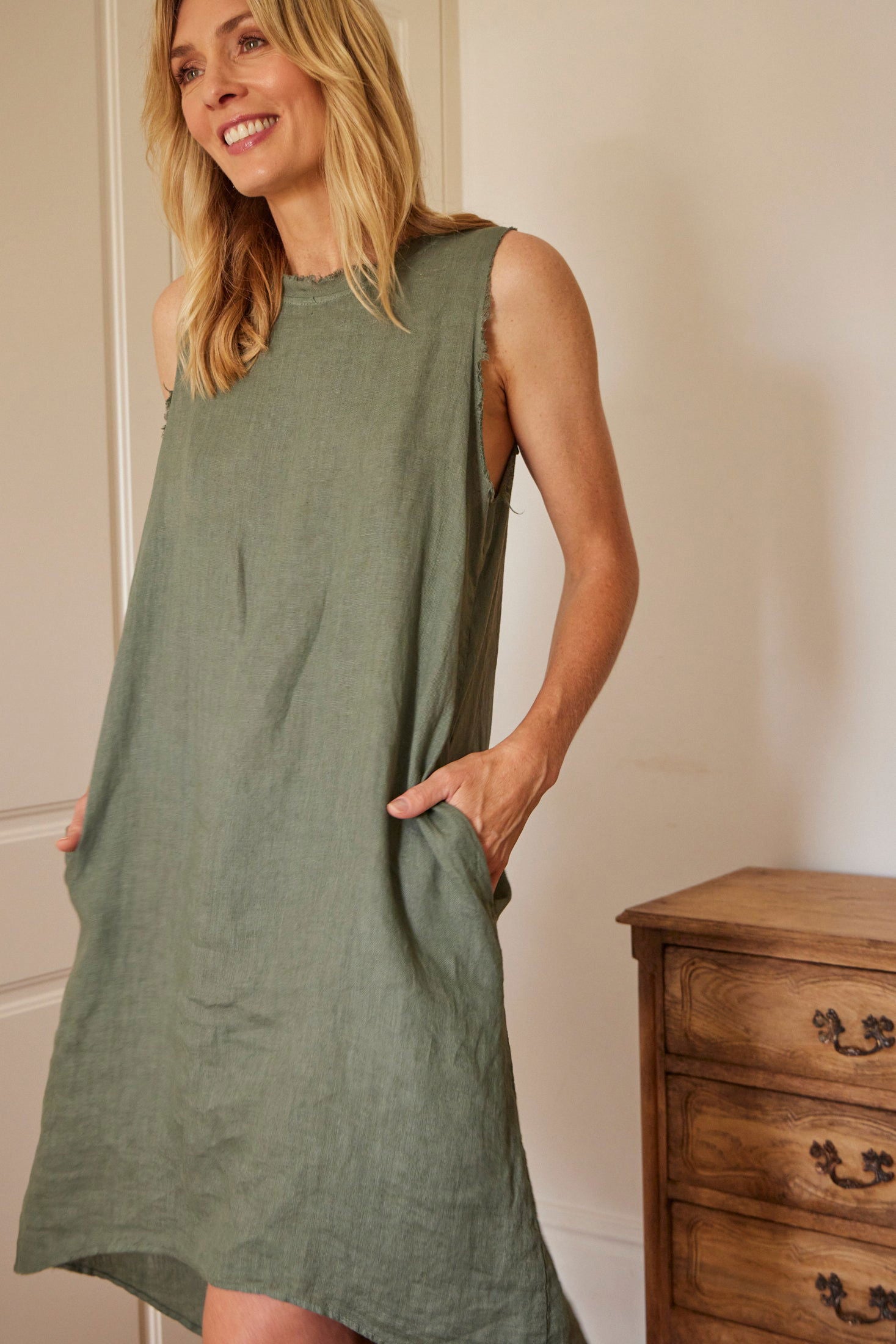 Montaigne Florence Linen Sleeveless Dress Khaki2