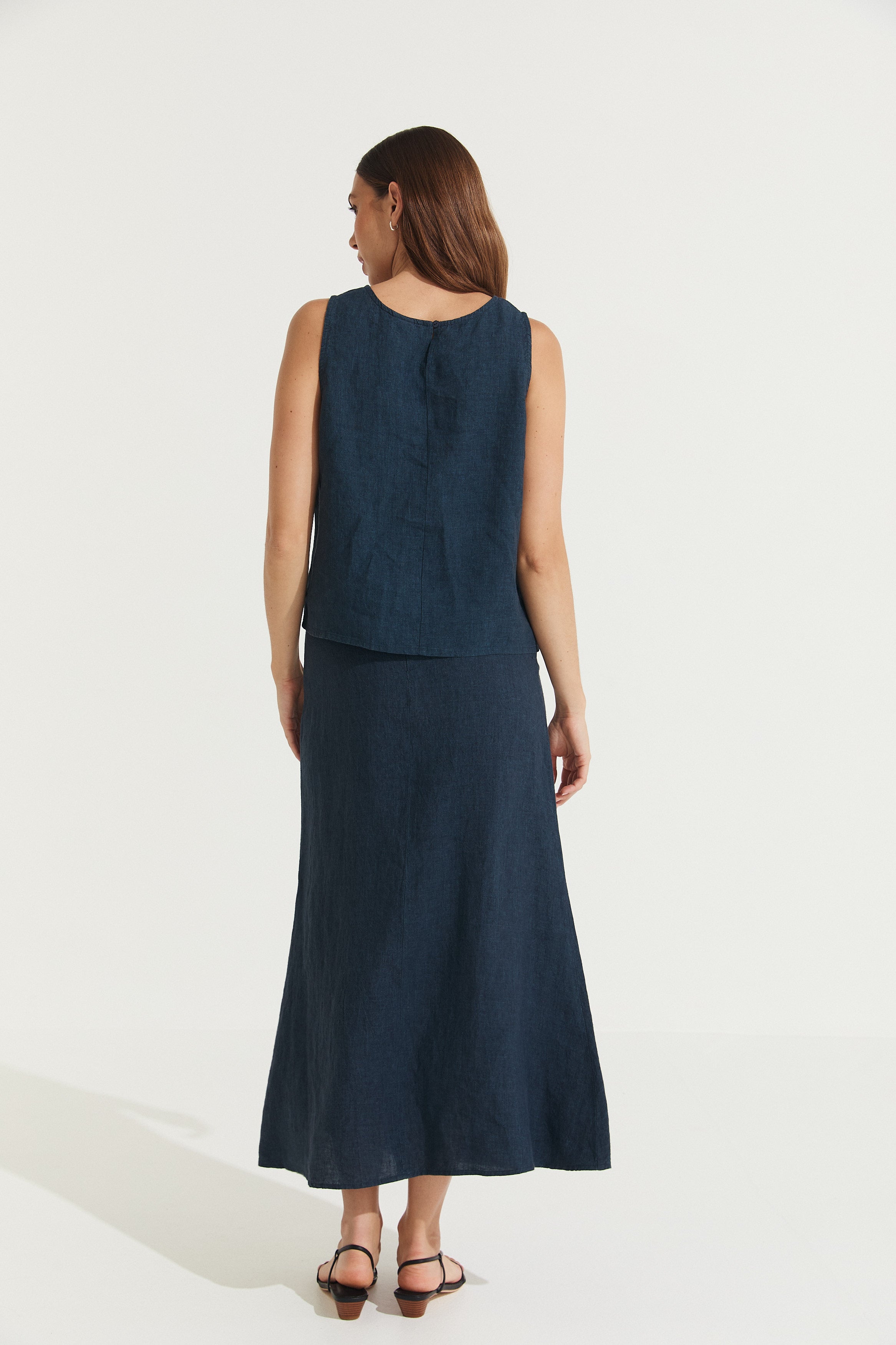 Montaigne Francie Full-Length Linen Maxi Skirt Navy6