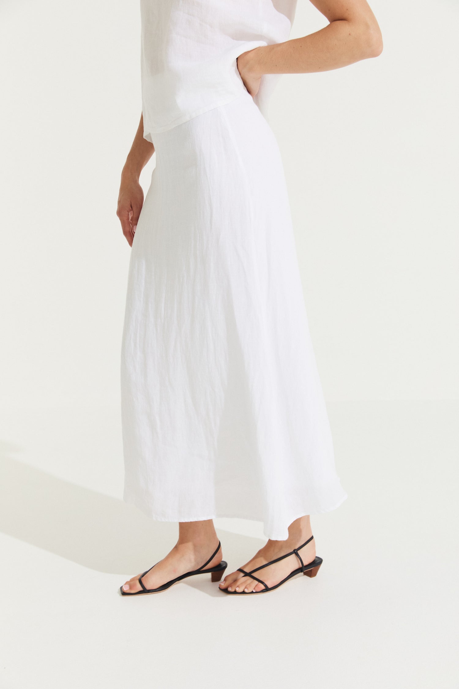 Montaigne Francie Full-Length Linen Maxi Skirt White2