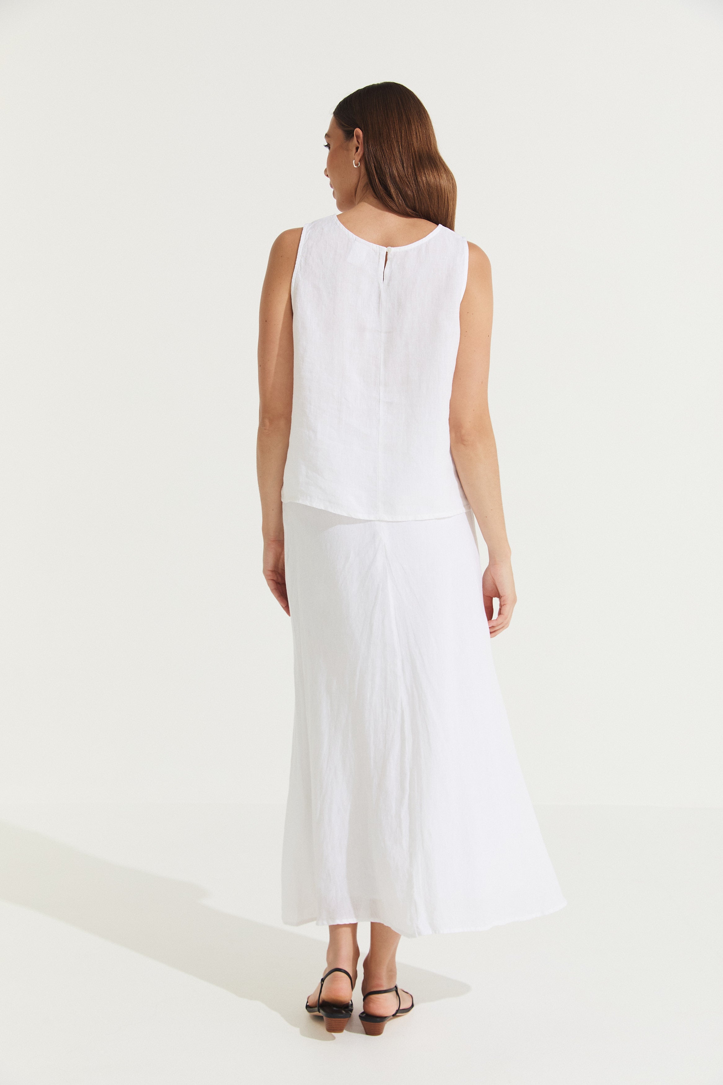 Montaigne Francie Full-Length Linen Maxi Skirt White4