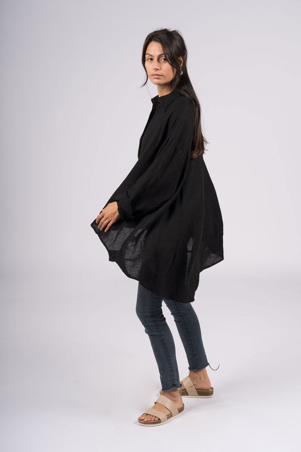 Montaigne Francois Long Sleeve Button Up Linen Shirt Black1