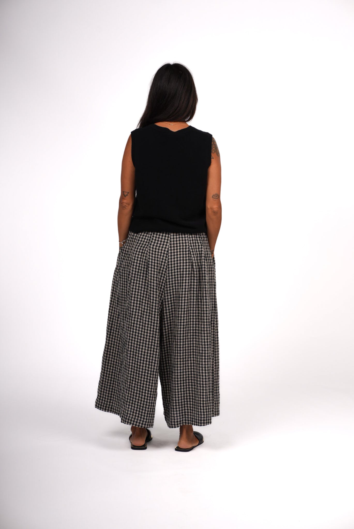Montaigne French Linen Culottes In Black Gingham7