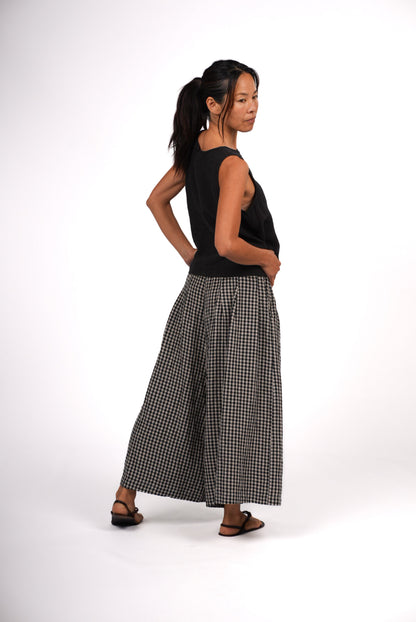 Montaigne French Linen Culottes In Black Gingham8