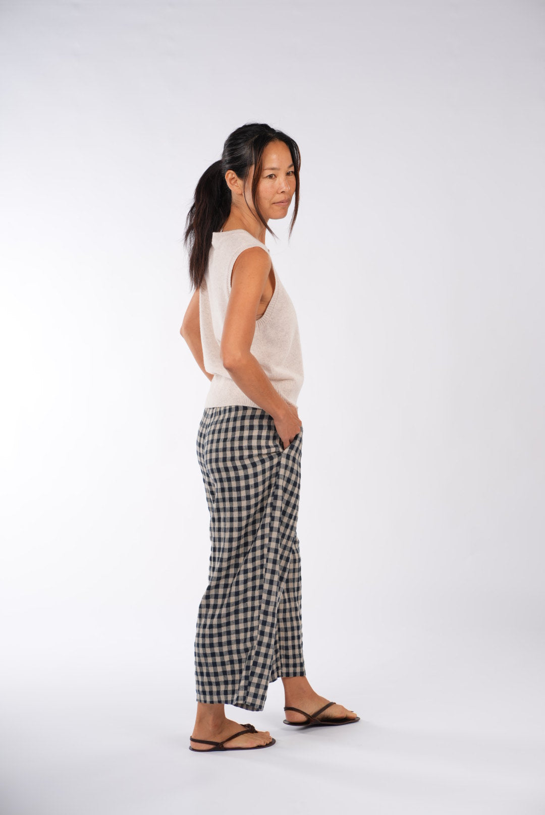 Montaigne French Linen Pants In Navy Check1