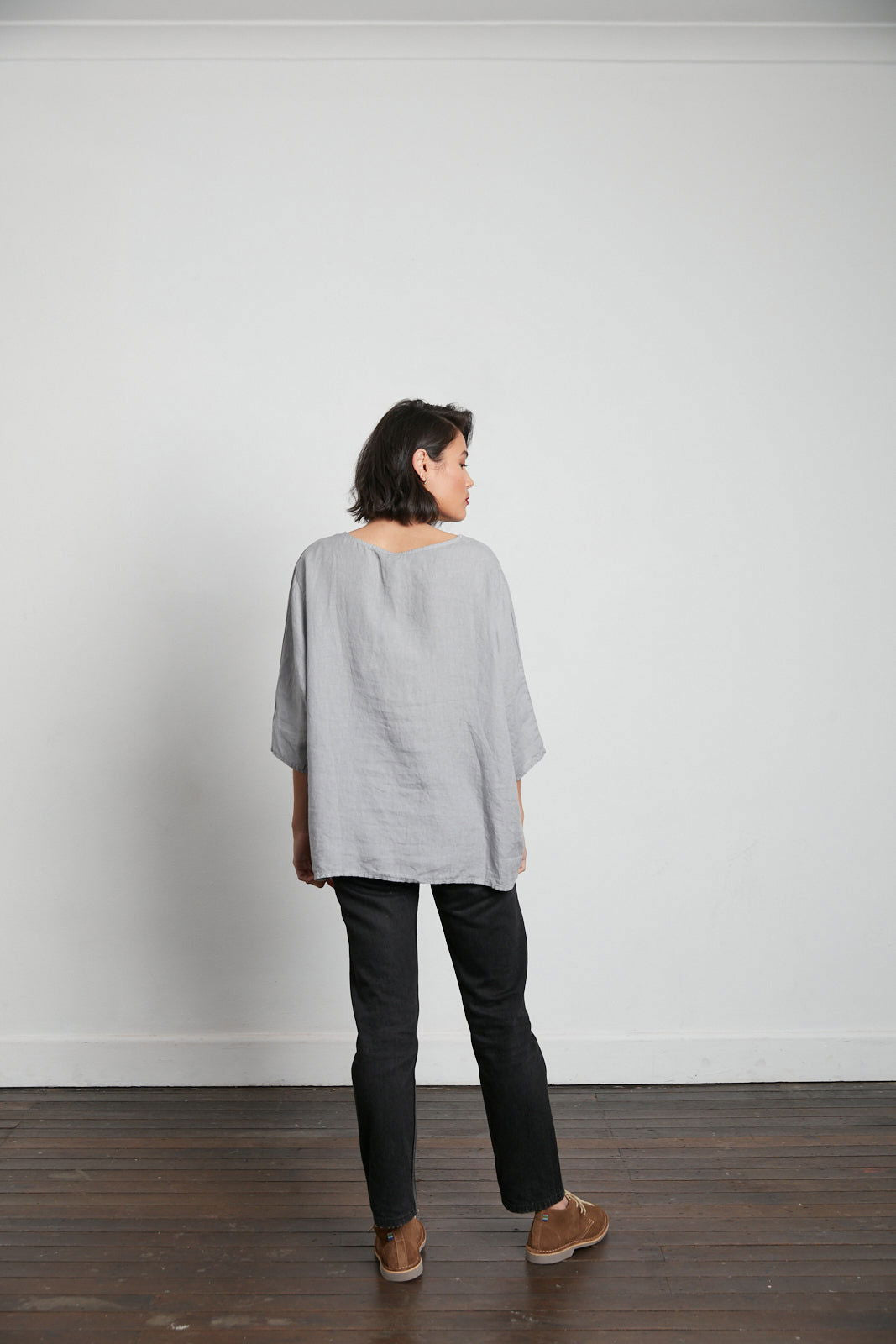 Montaigne Loose Linen 3/4 Sleeve Top Charcoal2