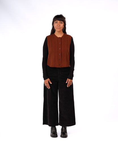 Montaigne Luella 100% New Zealand Lambswool Vest Chestnut