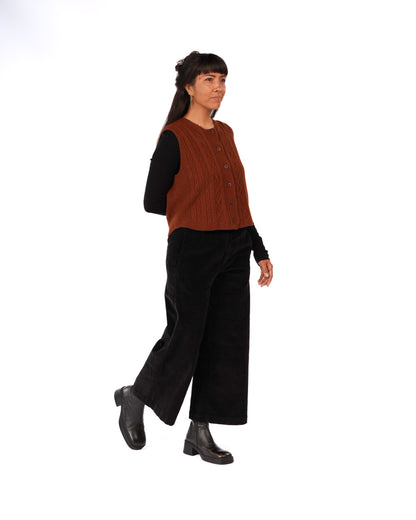 Montaigne Luella 100% New Zealand Lambswool Vest Chestnut1