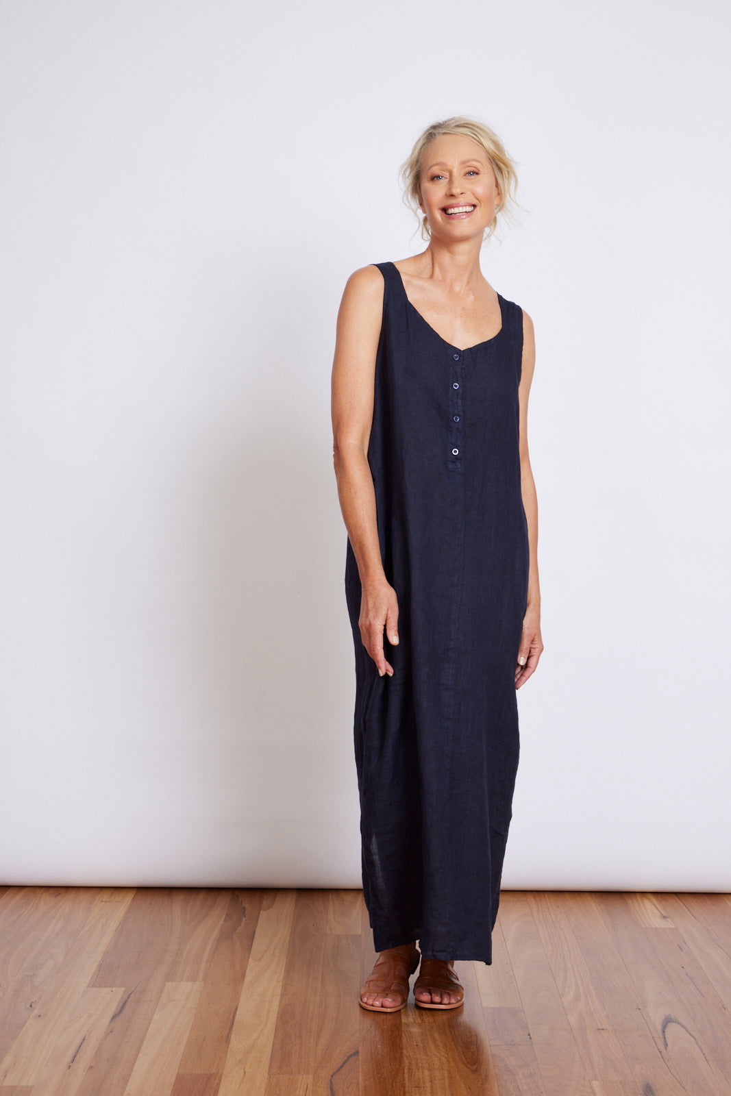 Montaigne Margot Sleeveless Linen Dess Navy1