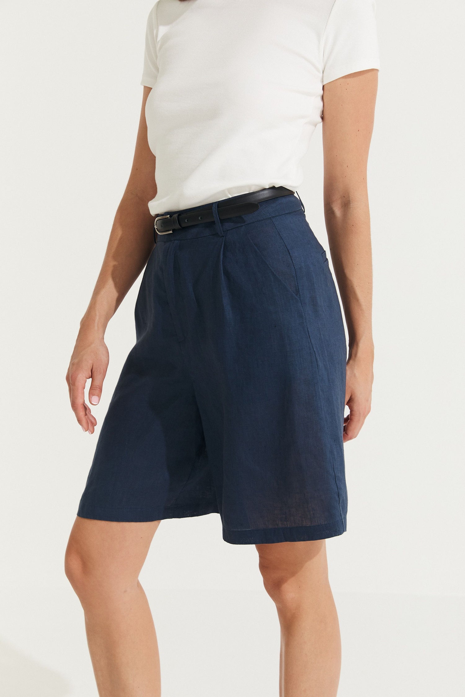 Montaigne Marina Linen Bermuda Short Navy1
