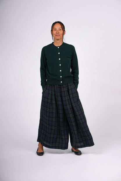 Montaigne Minimalist Lambswool Cardigan Green2