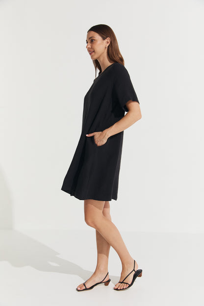 Montaigne Nathalie Linen Shift T-Shirt Dress Black2