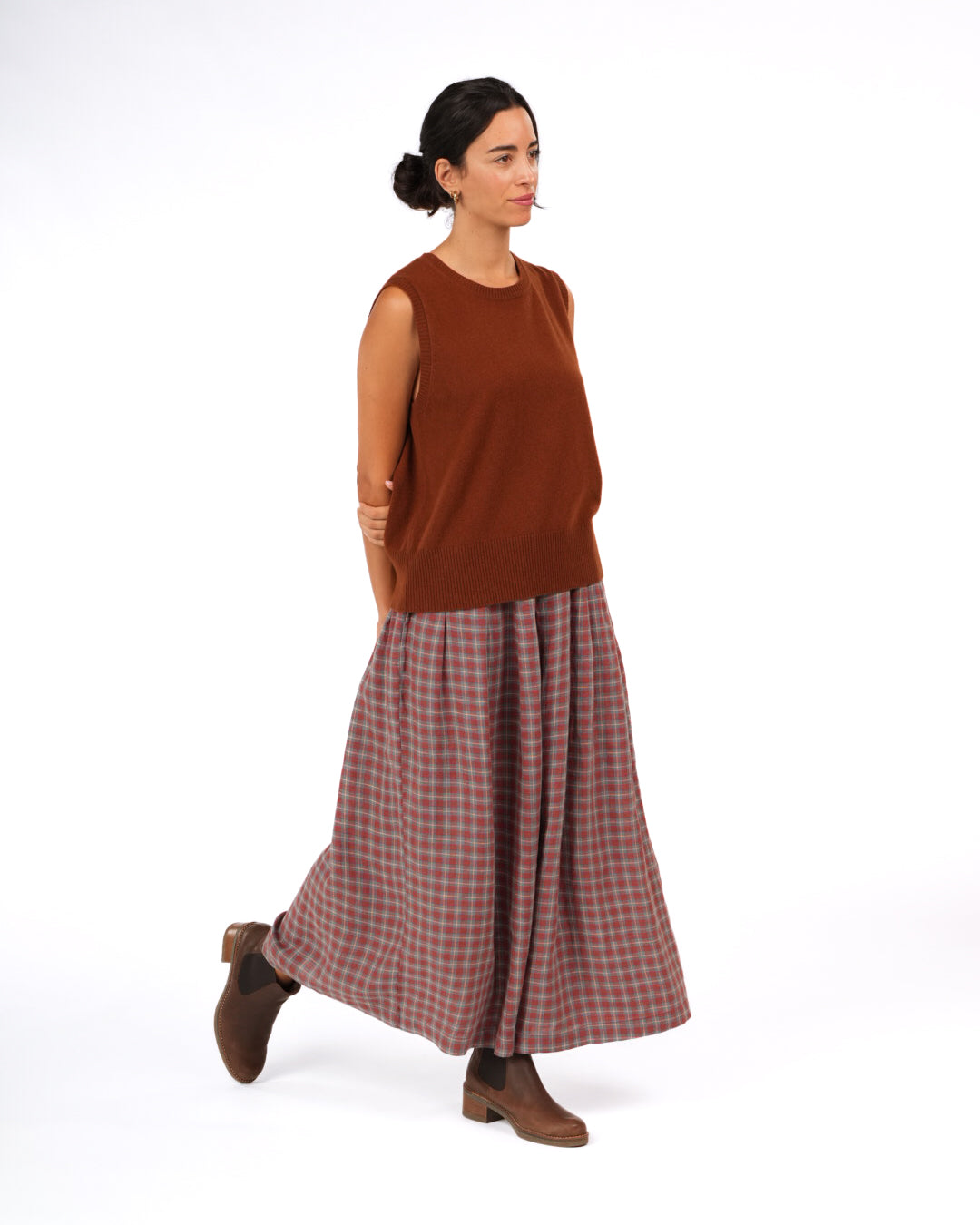 Montaigne NZ Lambswool Oversized Vest Chestnut1