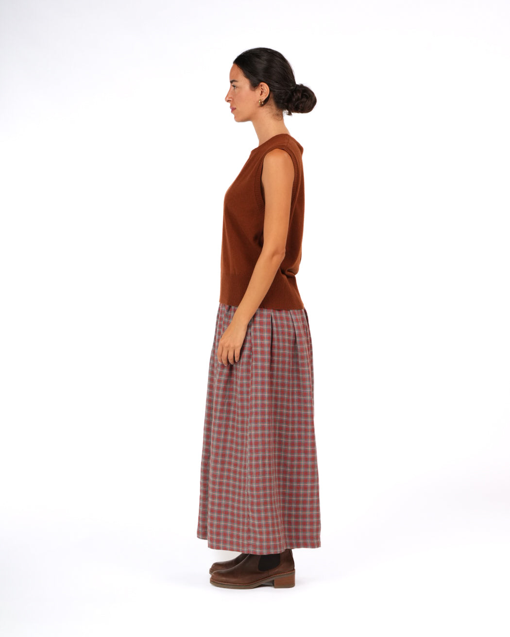 Montaigne NZ Lambswool Oversized Vest Chestnut2