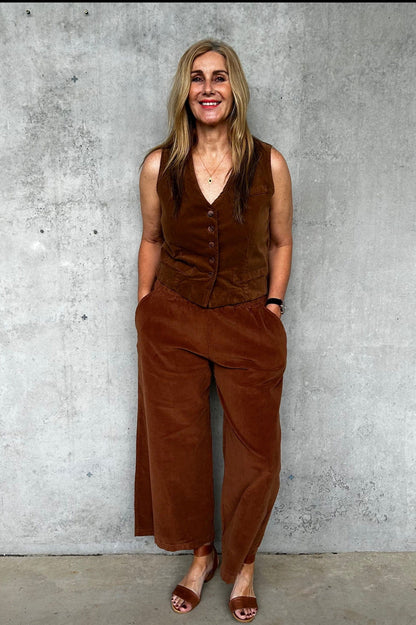 Montaigne Odette Velvet Vest Tobacco