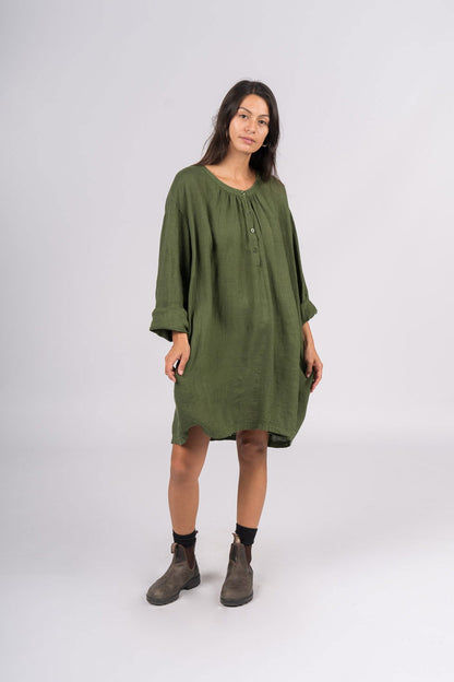 Montaigne Paysanne Oversized Linen Shirt Forest Green3