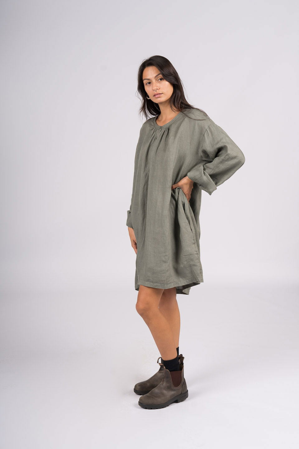 Montaigne Paysanne Oversized Linen Shirt Khaki2