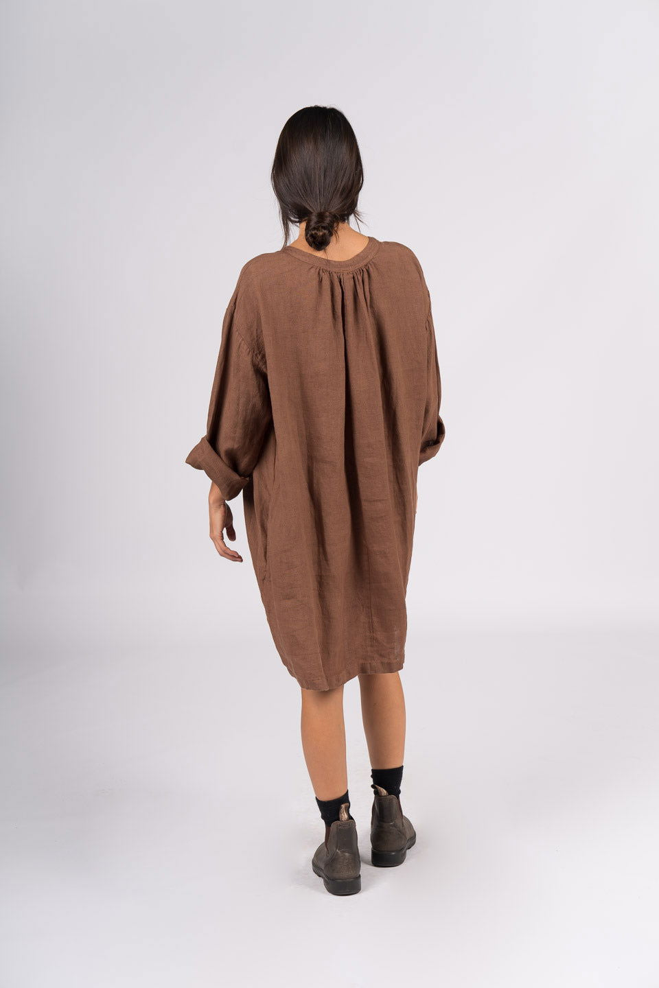 Montaigne Paysanne Oversized Linen Shirt Tobacco2