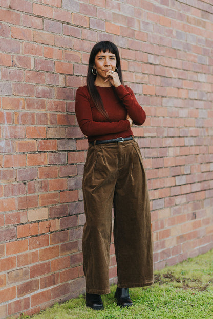 Montaigne Premium Cotton Corduroy Pleated Wide-Leg Pants Olive1