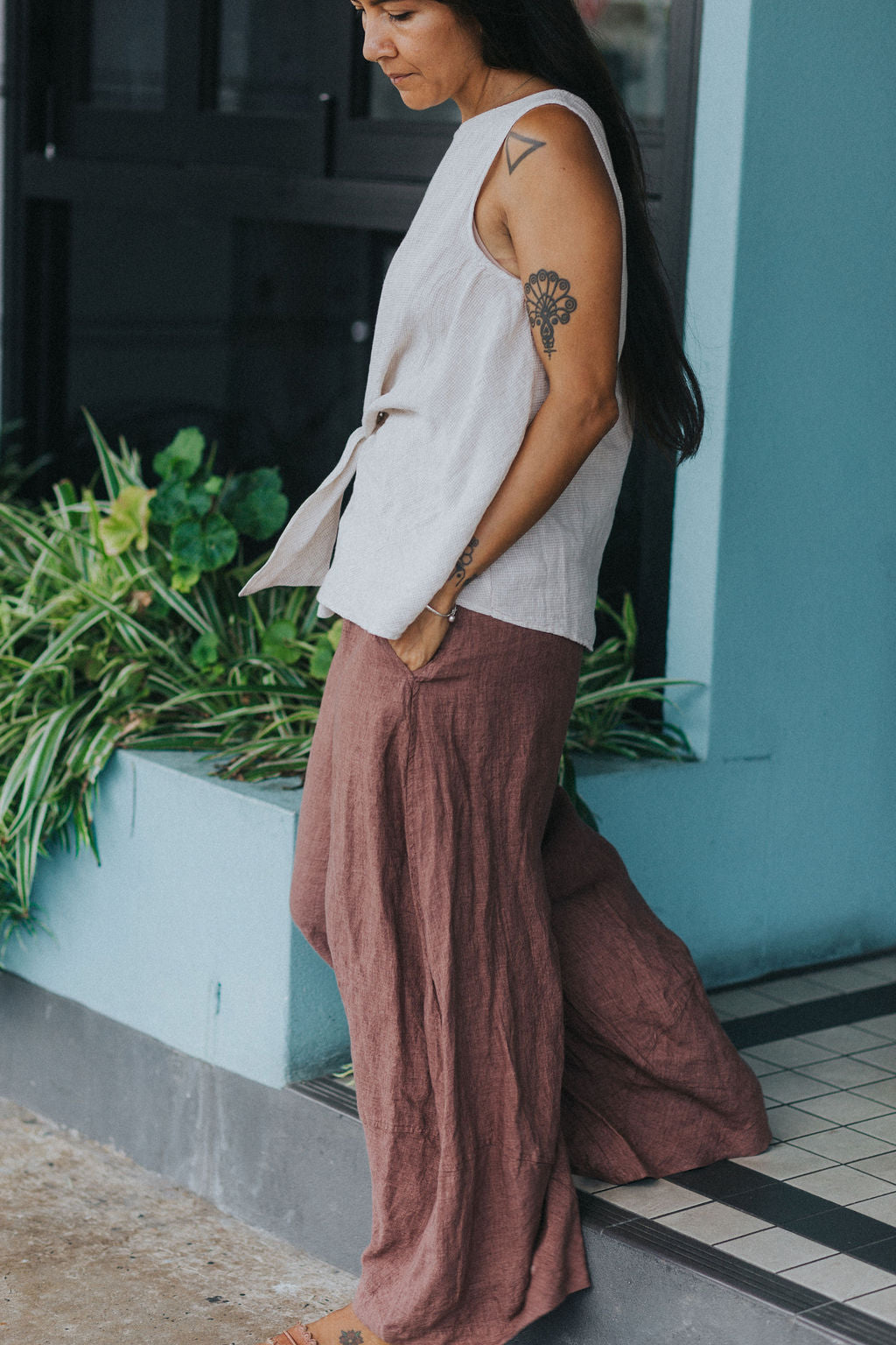 Montaigne Roland French Linen Pant  Aubergine7