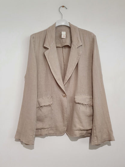 Montaigne Saint-Cloud Relaxed Fit Linen Blazer with Raw Seams Natural4