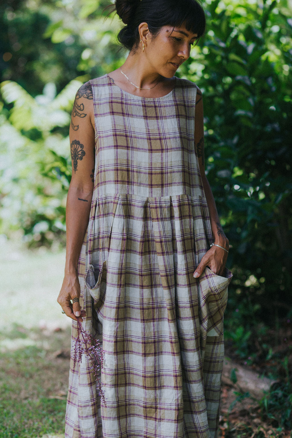 Montaigne Sartene French Linen Dress in Pistachio Check10