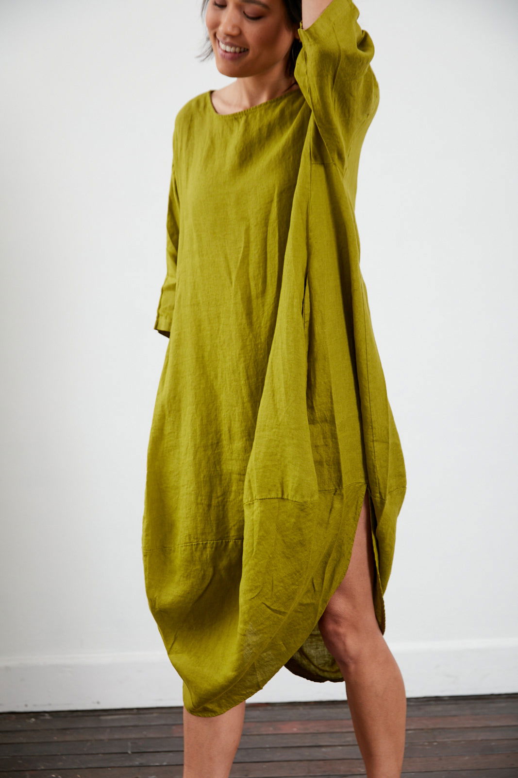 Montaigne Scallop Casual Linen Dress Acid Green2