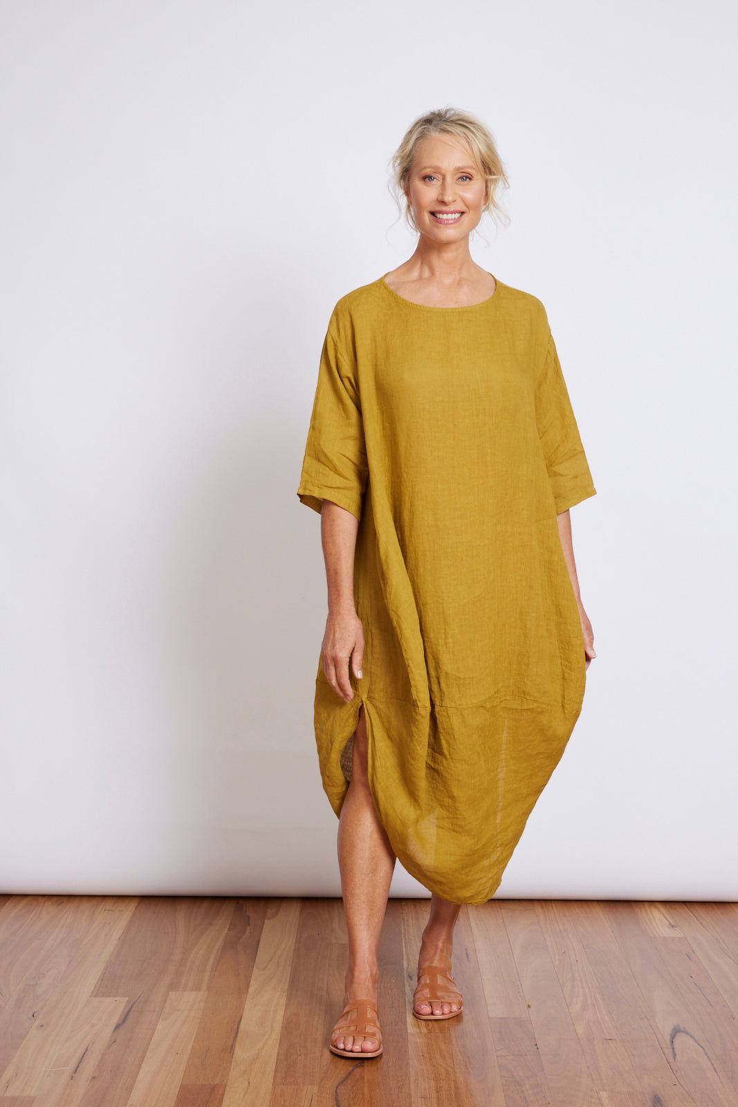 Montaigne Scallop Casual Linen Dress Senape