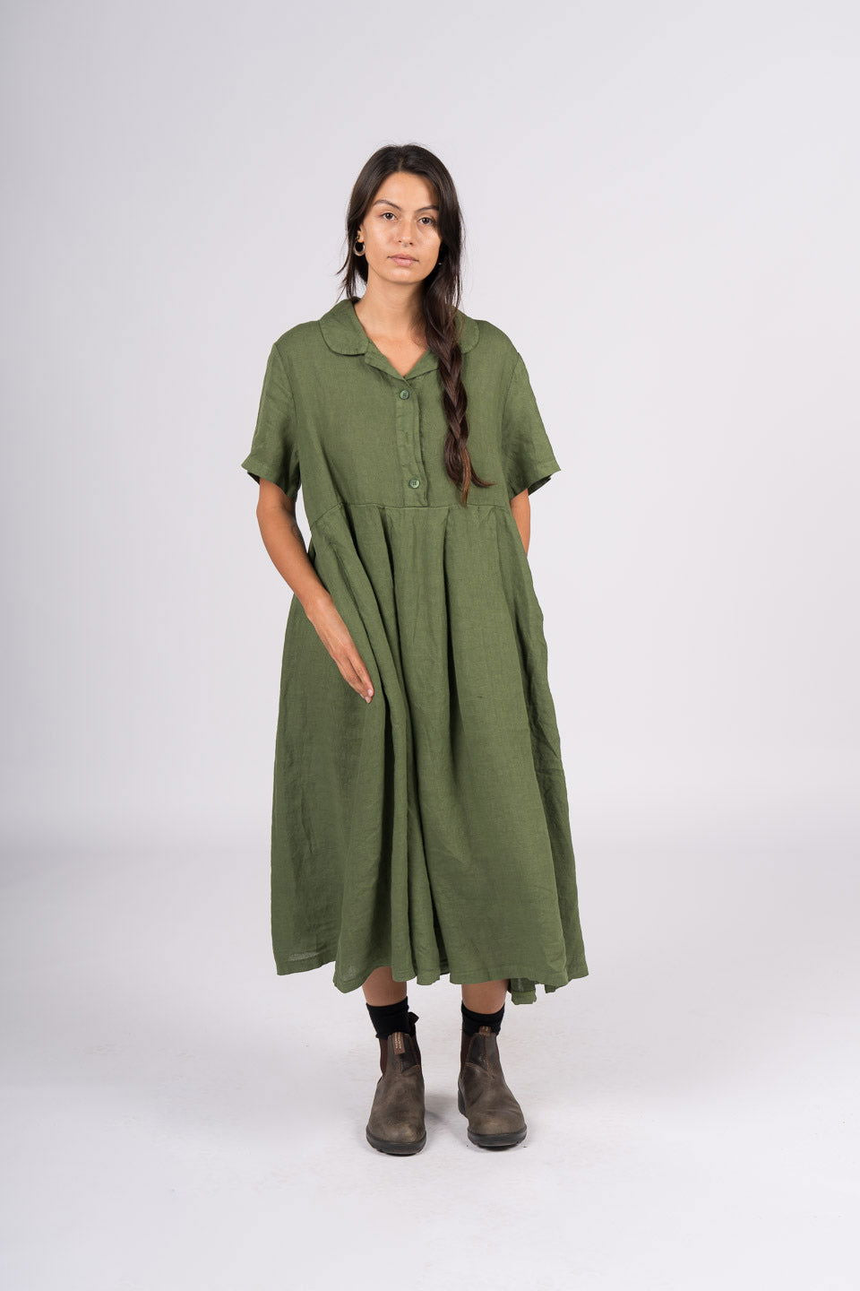 Montaigne Vianne Linen Dress with Pleats and Side Pockets Forest Green1