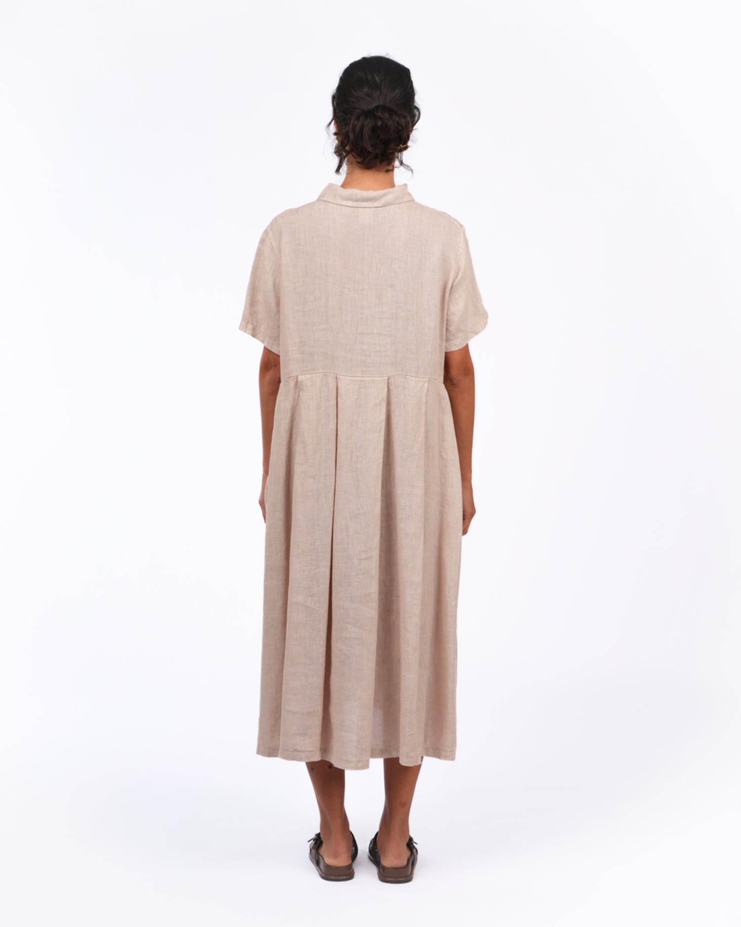Montaigne Vianne Linen Dress with Pleats and Side Pockets Natural4