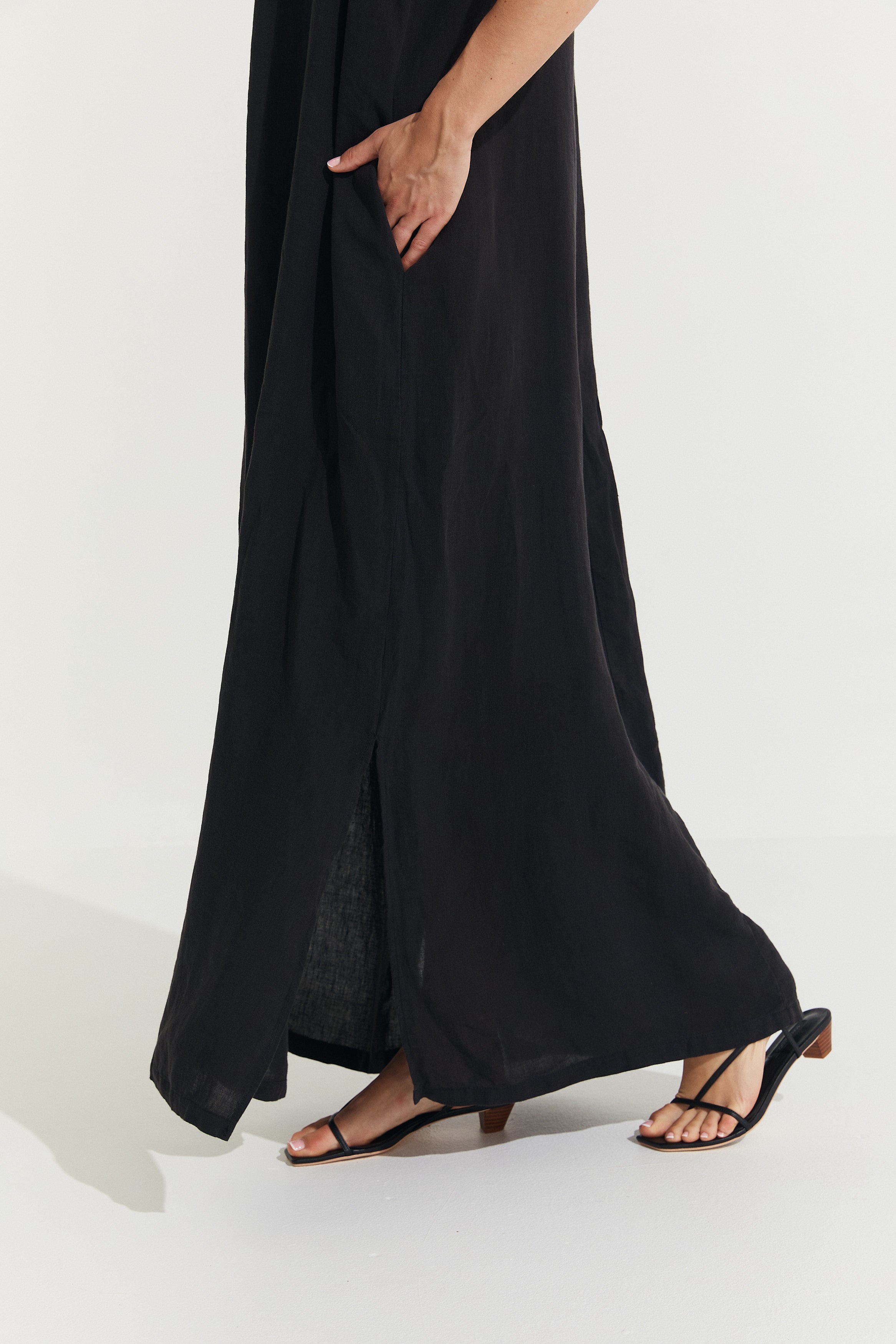 Virginie Linen Maxi Dress with Side Splits – Montaigne Paris