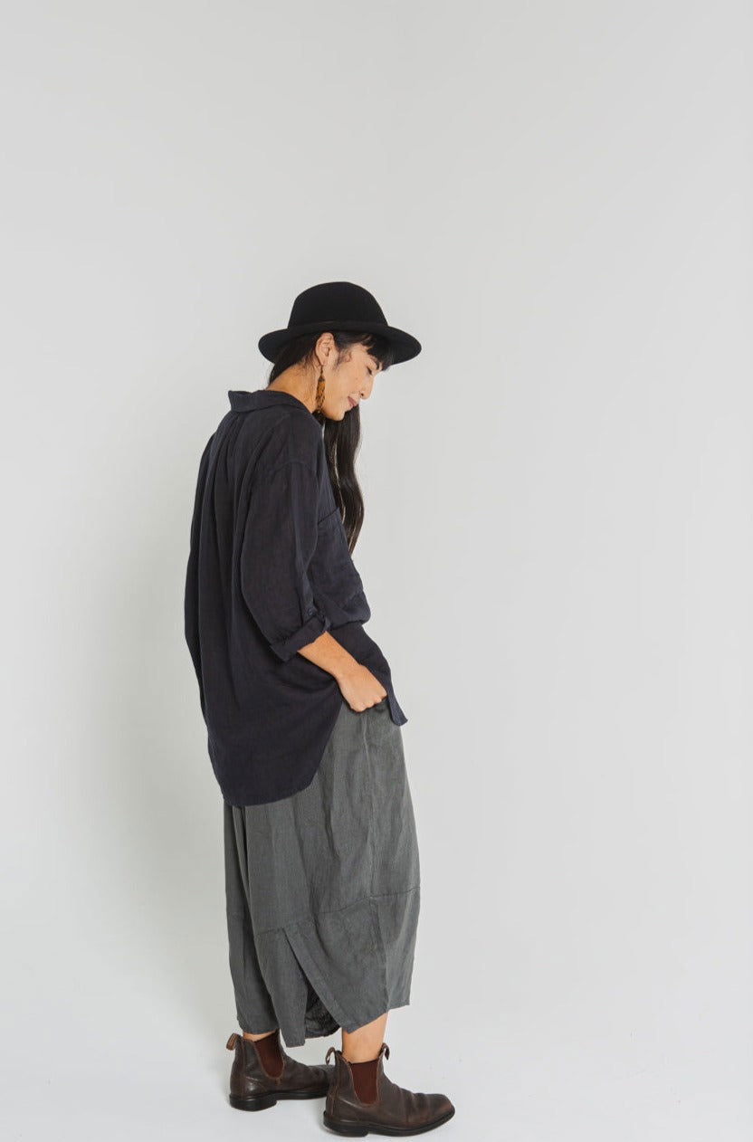 Montaigne Voyage Long Sleeve Linen Shirt Navy2